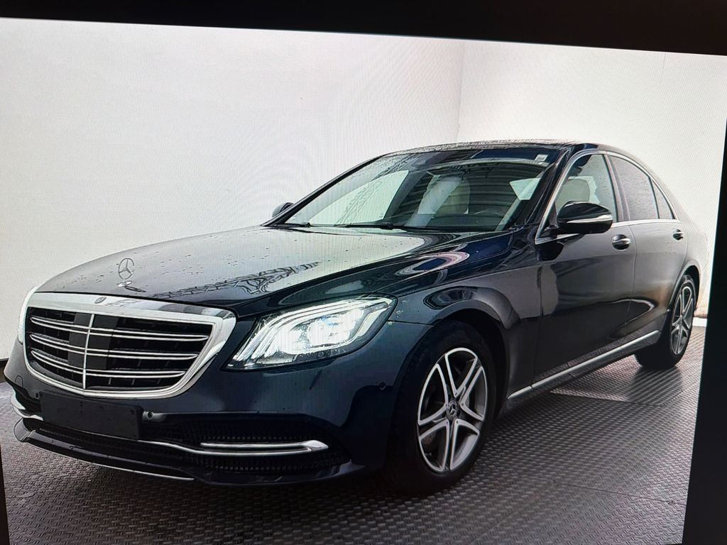 Image of Mercedes-Benz S 400