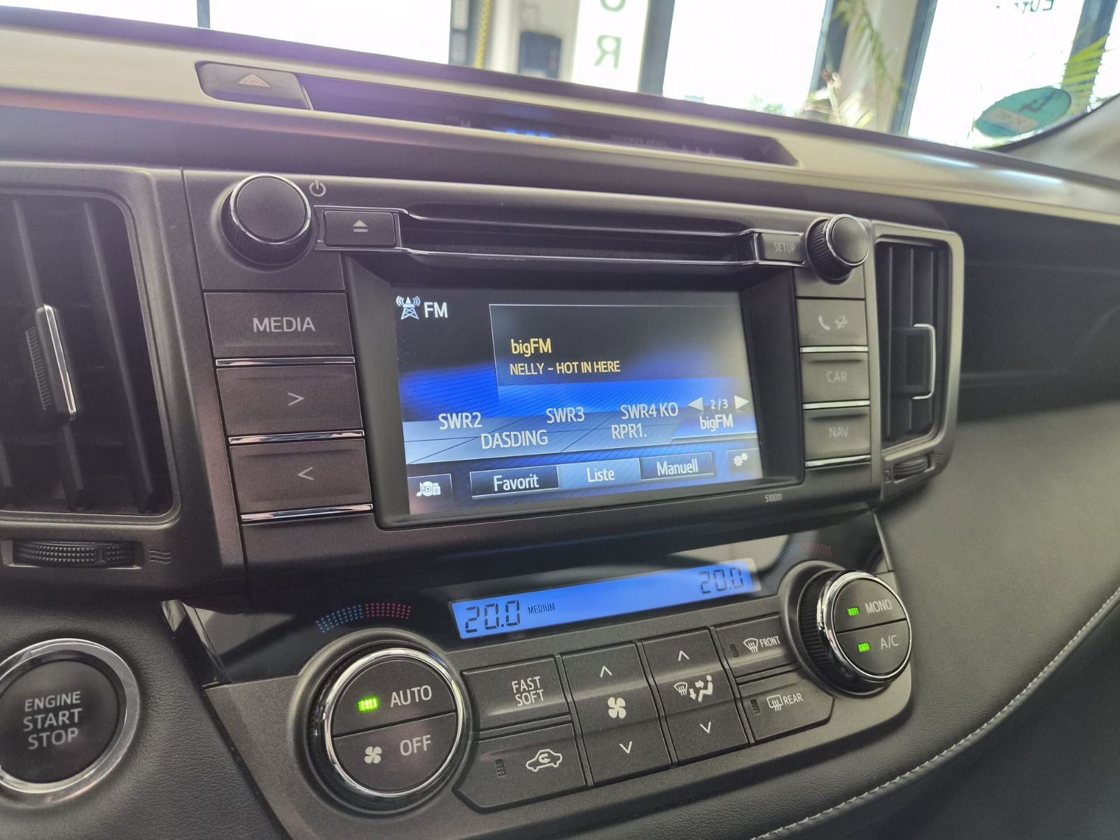 Fahrzeugabbildung Toyota RAV 4 2,0-l-VVT-i Comfort Auto 4x4