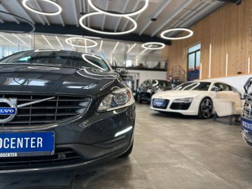 Volvo V60 Kombi Linje Business *Navi*Klima*AHK*Xenon*