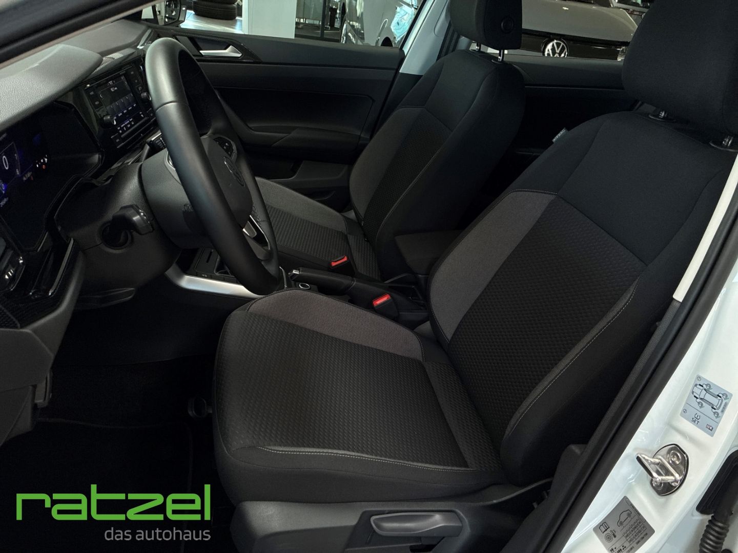 Fahrzeugabbildung Volkswagen Polo VI Life 1.0 Lane Assist App Connect