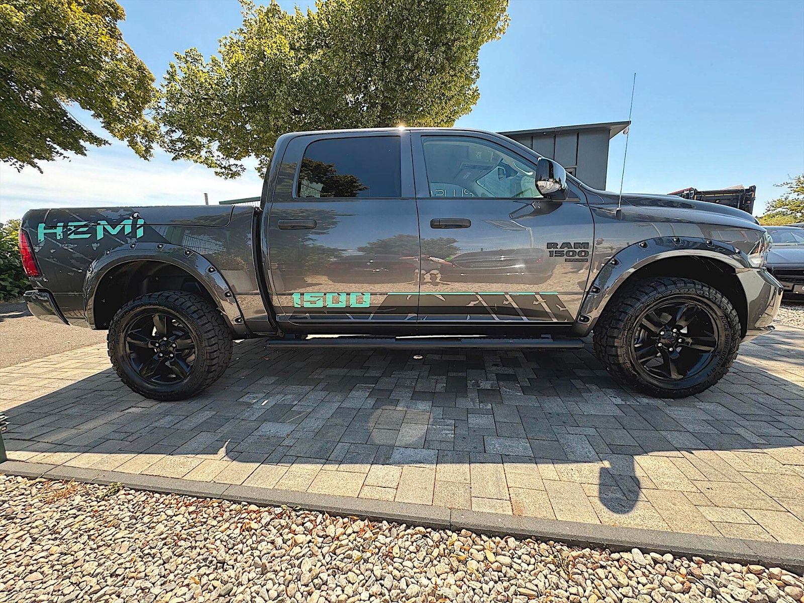 Fahrzeugabbildung Dodge RAM 5.7 V8 HEMI SPORT Offroad NIGHT 4x4 RAM BOX