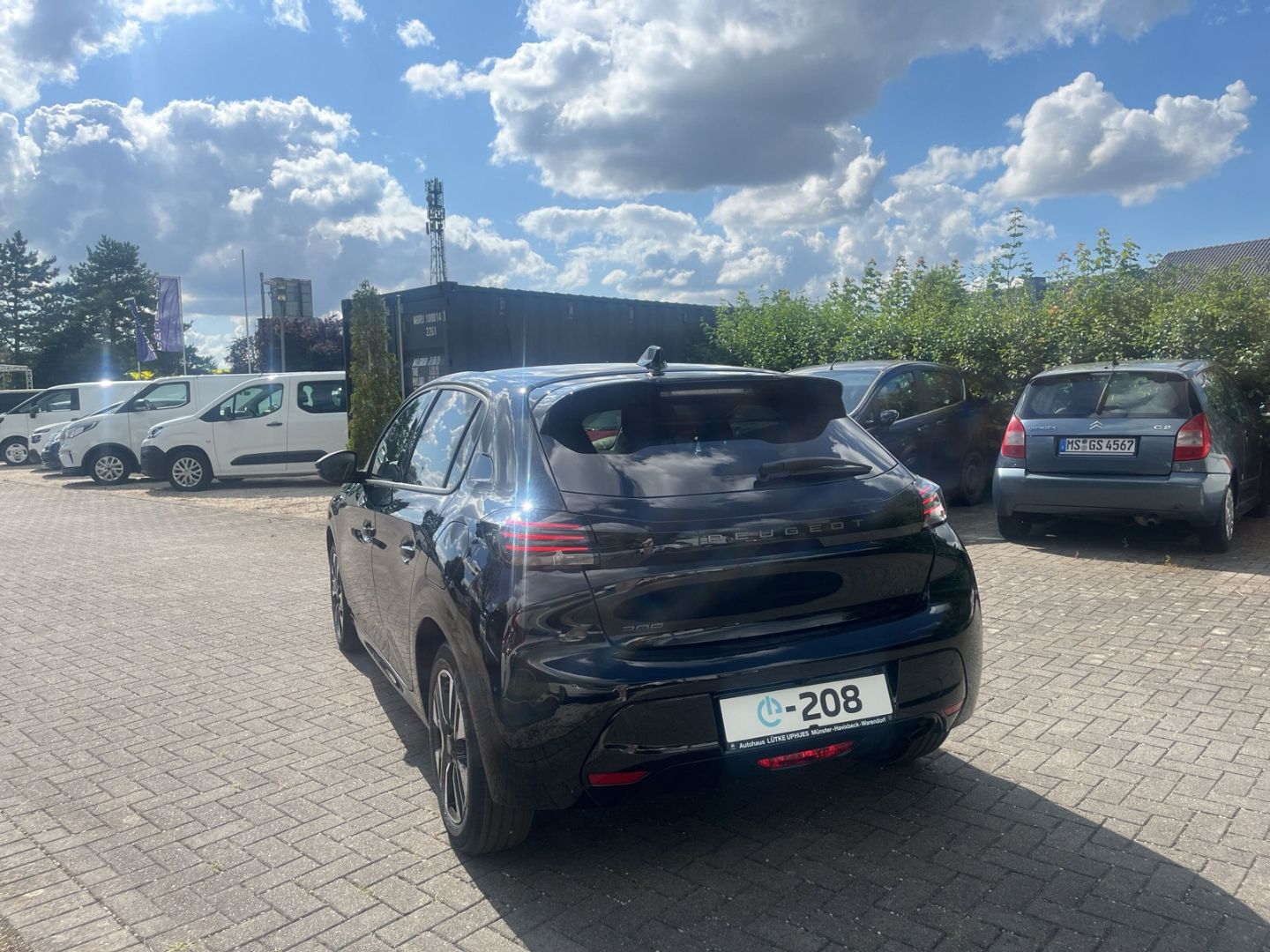 Fahrzeugabbildung Peugeot 208 Allure HYBRID 110 e-DSC6 Navi ACC CarPlay
