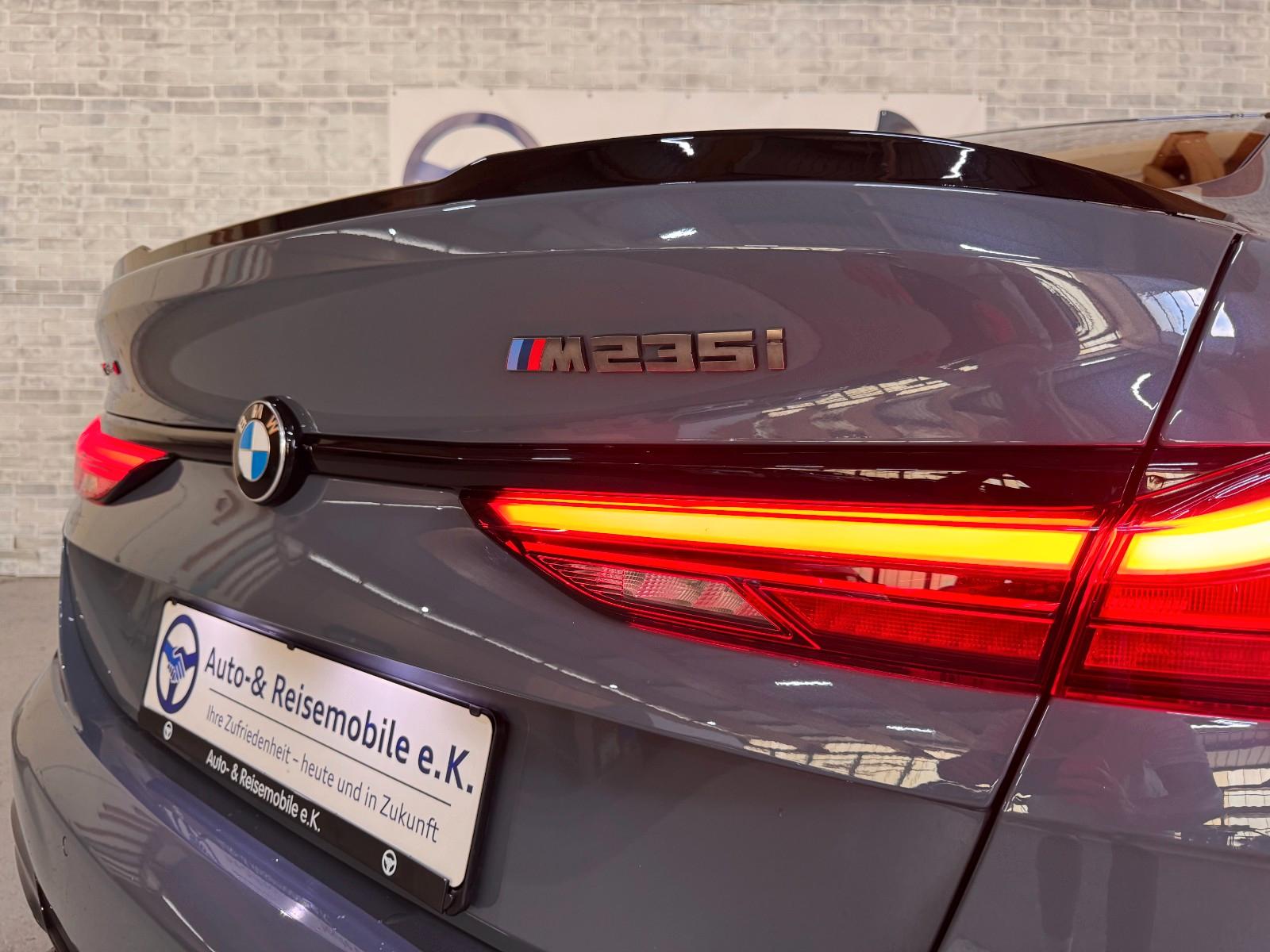 BMW M235i xDrive/PERFORMANCE M/19 Zoll /LED/AMBIENTE