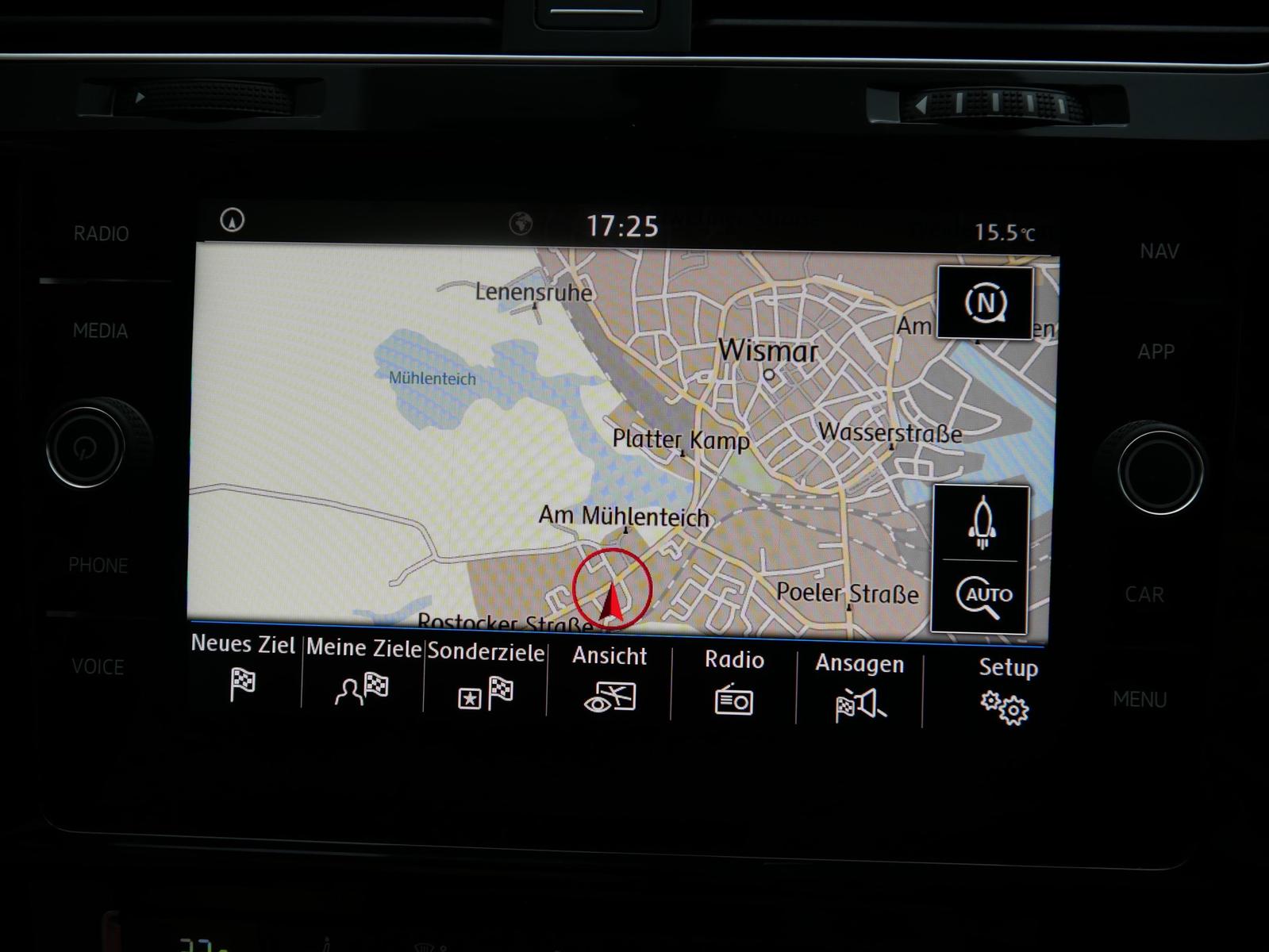 Volkswagen Golf VII 1.5 TSI Highline Navi ACC Kamera PDC