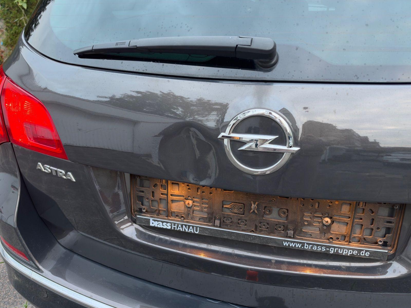 Opel Astra 2015 — фото 12