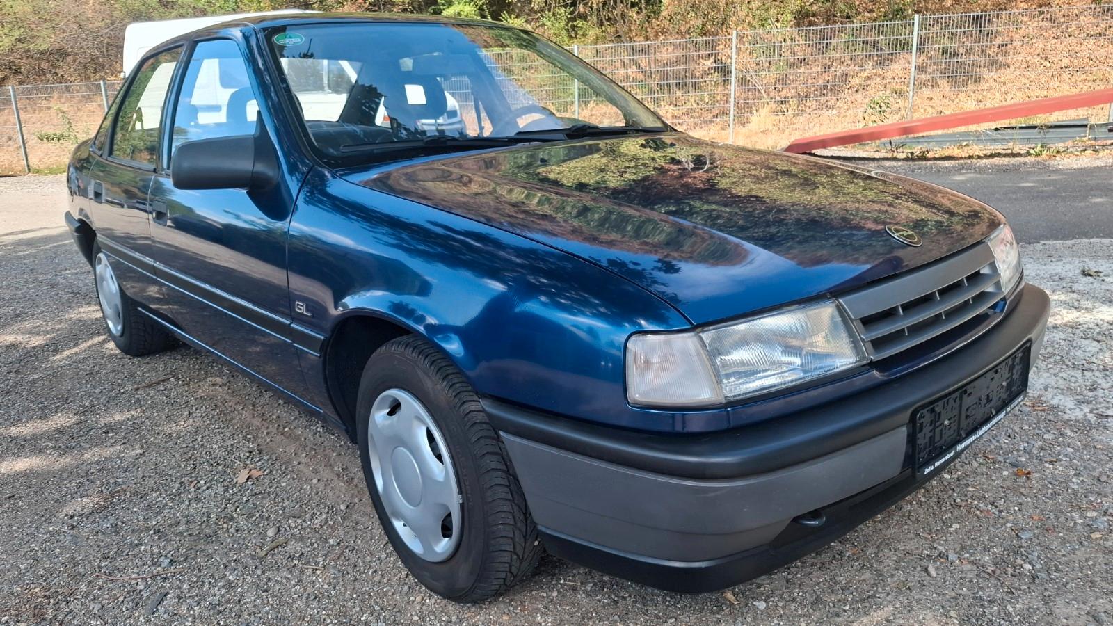 Opel Vectra A Dunkelblau in Liebhaberzustand 106tkm !