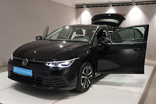 Golf UNITED 1.5 TSI LED NAVI PDC TEMPOMAT ACC FR