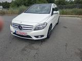 Mercedes-Benz B 200 Autom. 1.Hd,lück.Scheckh.Panoramadach - gebrauchte Mercedes-Benz B 200 aus dem Jahr 2014