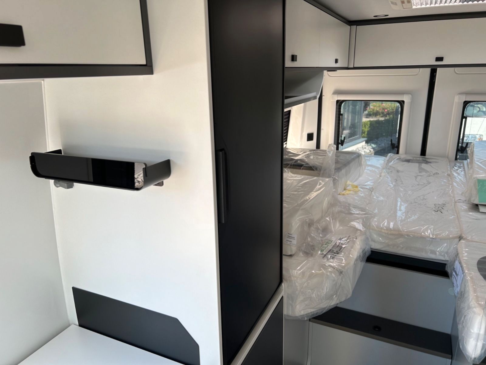Fahrzeugabbildung Mooveo VAN 63 EB Prestige Autom. Solar Markise Combi 4D