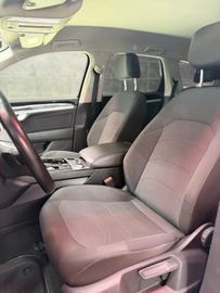 Volkswagen Touareg - 8