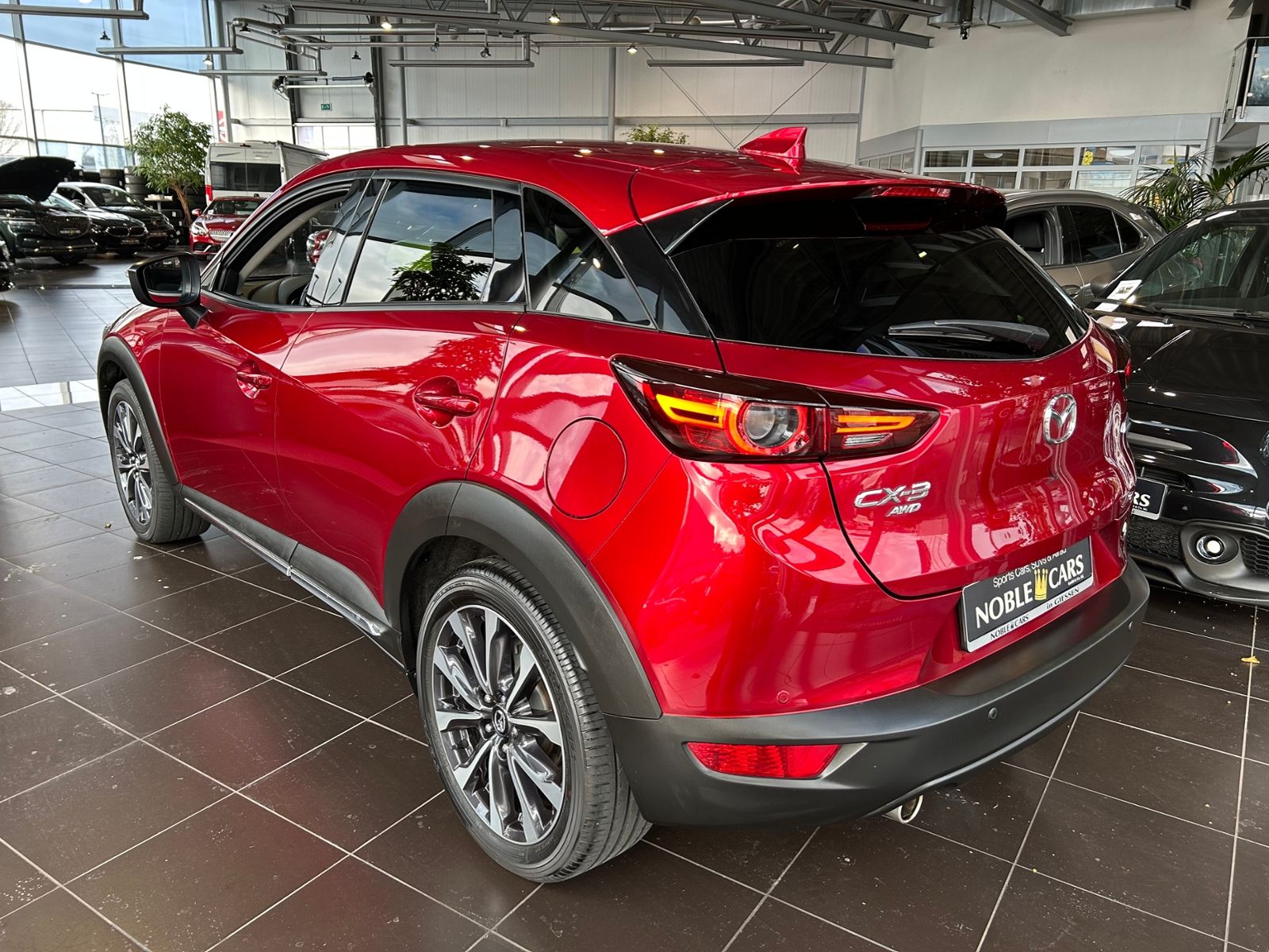 Fahrzeugabbildung Mazda CX-3 Sports-Line AWD BOSE LED NAV SHZ LEDER 18"