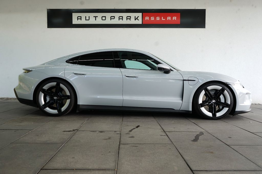 Image of Porsche Taycan