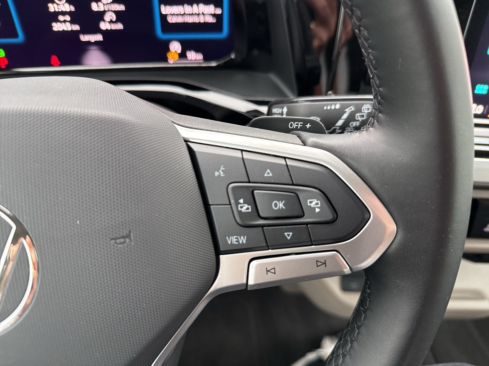 T7 Multivan Life lang 2.0 TDI, AHK, Navi, Digita