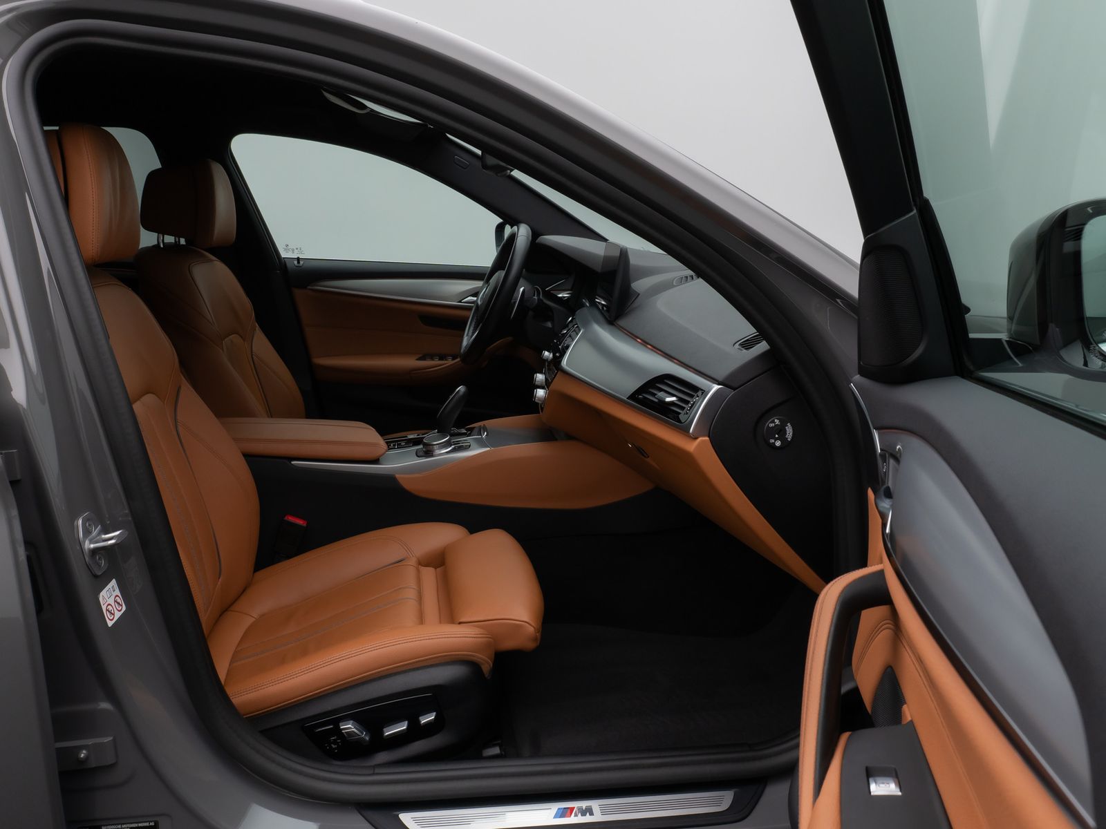 Fahrzeugabbildung BMW 530e xD M Sport HUD DAB Laser HiFi AHK Komfort