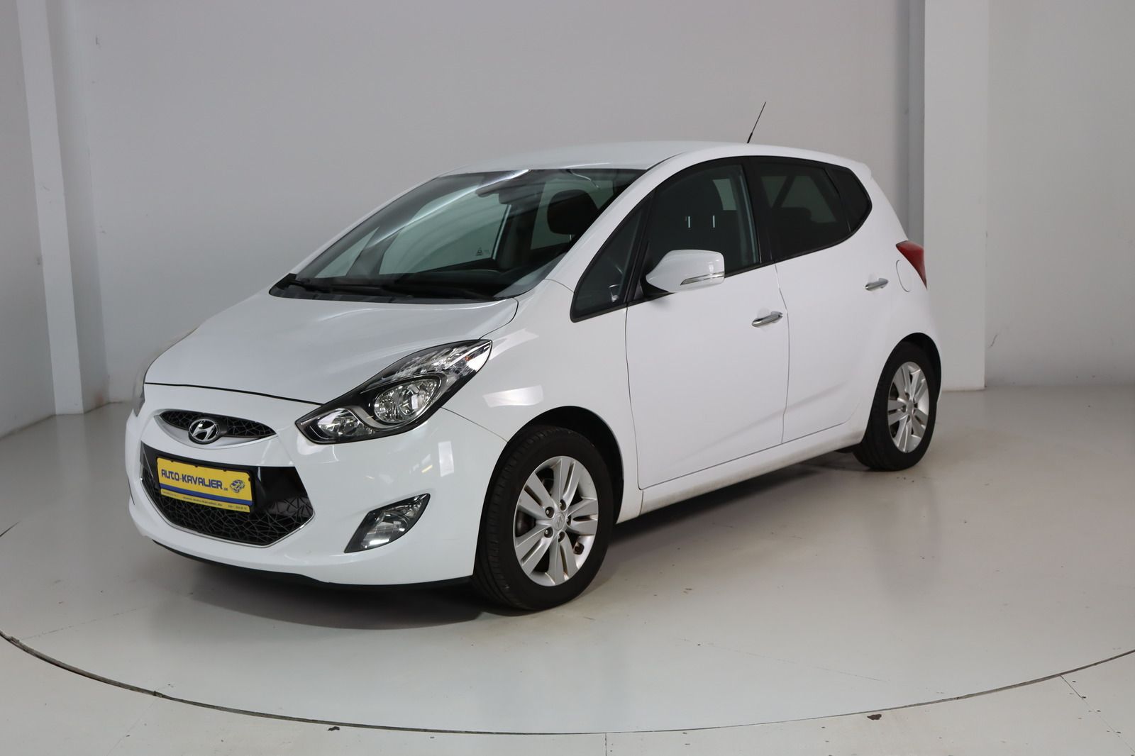 Fahrzeugabbildung Hyundai ix20 * HU/AU bis 06.2028 * 8-fach bereift Comfor
