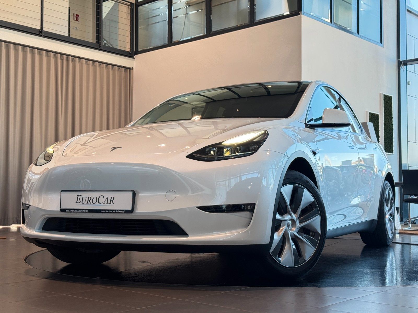 Tesla Model Y AWD Long Range Dual Motor Panorama LED