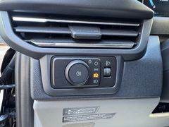 Kosi Busse Ostbayerns größter VW Bus und VW Bus Camping Experte. Ihr VW Bus Händler, VW Bus Camper Ausbau / Umbau und Fahrzeugservice in unserer Bulli Werkstatt Fahrzeugabbildung Westfalia CLUB JOKER URBAN PREMIUM - ALL TERRAIN EDITION