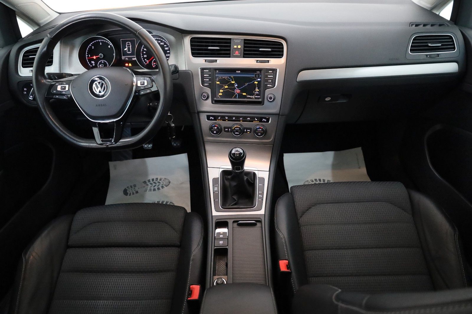 Fahrzeugabbildung Volkswagen Golf VII Lim.Comfortline BMT,T.Leder,Navi,SH,PDC