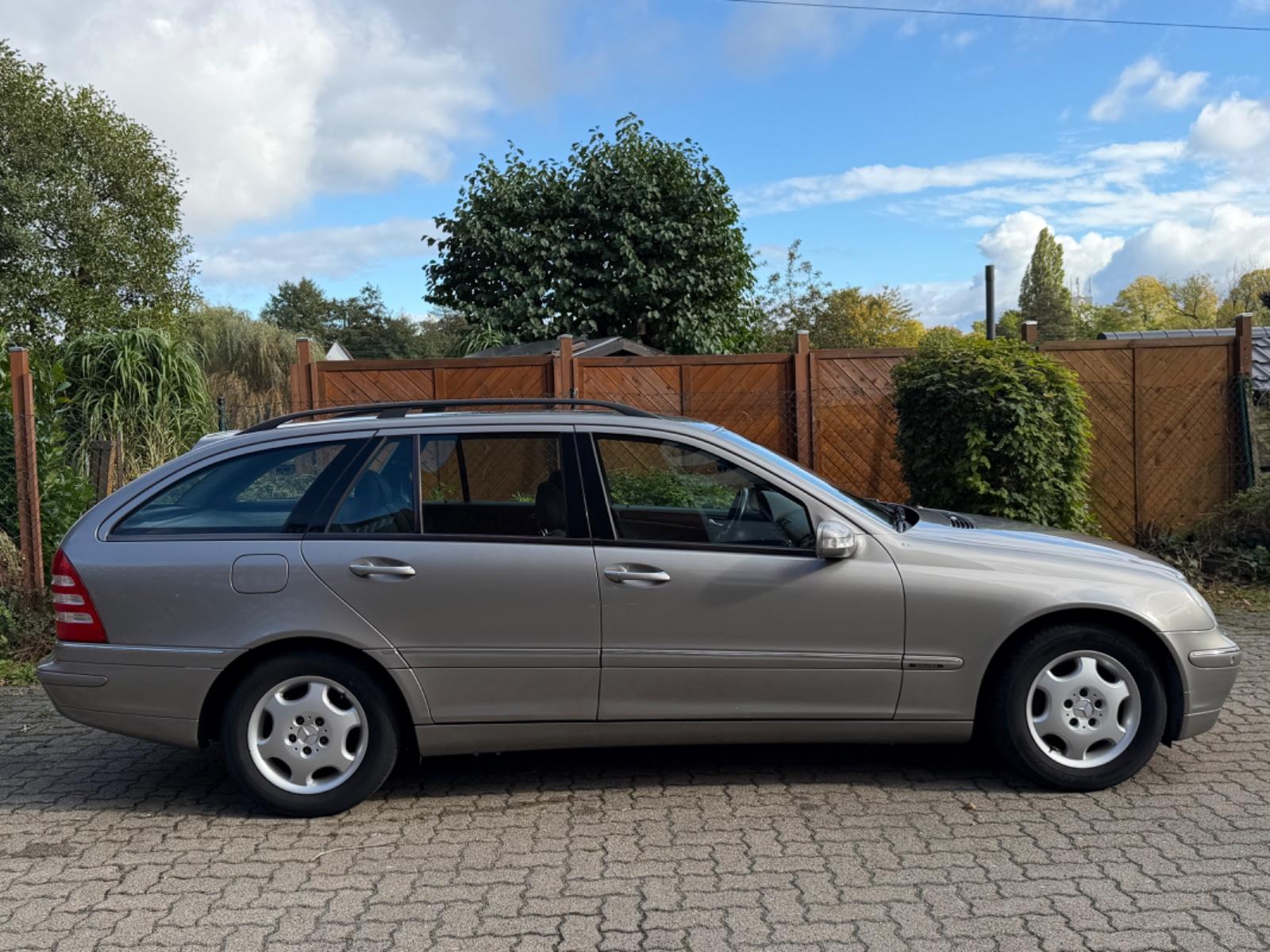 Mercedes-Benz C180 2004 — engine 1.796 cm³, 143 HP (105kW)