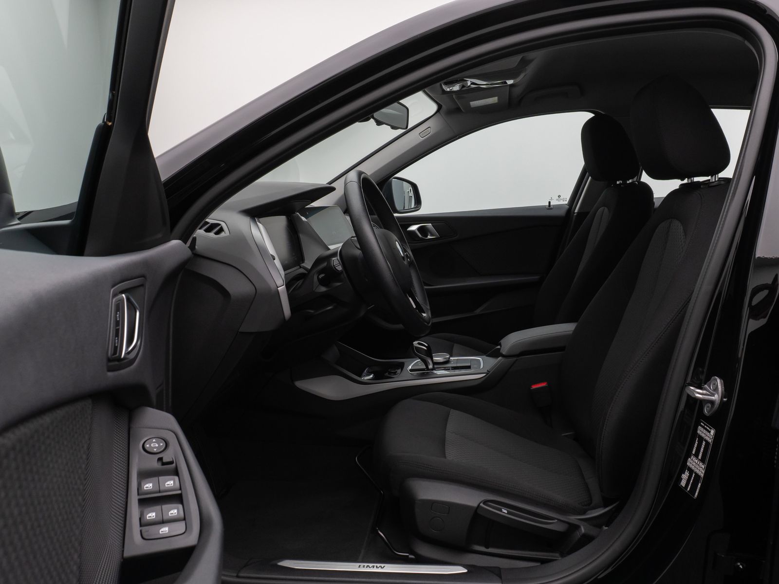 Fahrzeugabbildung BMW 118i PDC CockPitPro Alarm Geschwindigkeitsreg