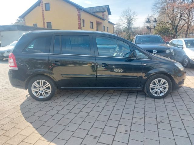 Opel Zafira B Family Plus