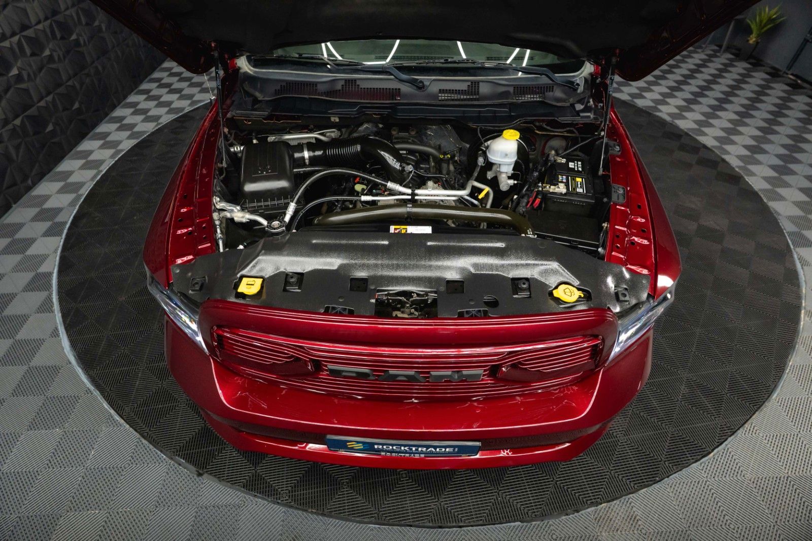 Fahrzeugabbildung Dodge RAM 5.7 V8 HEMI 4x4 OFFROAD Night-Paket LONG 19%