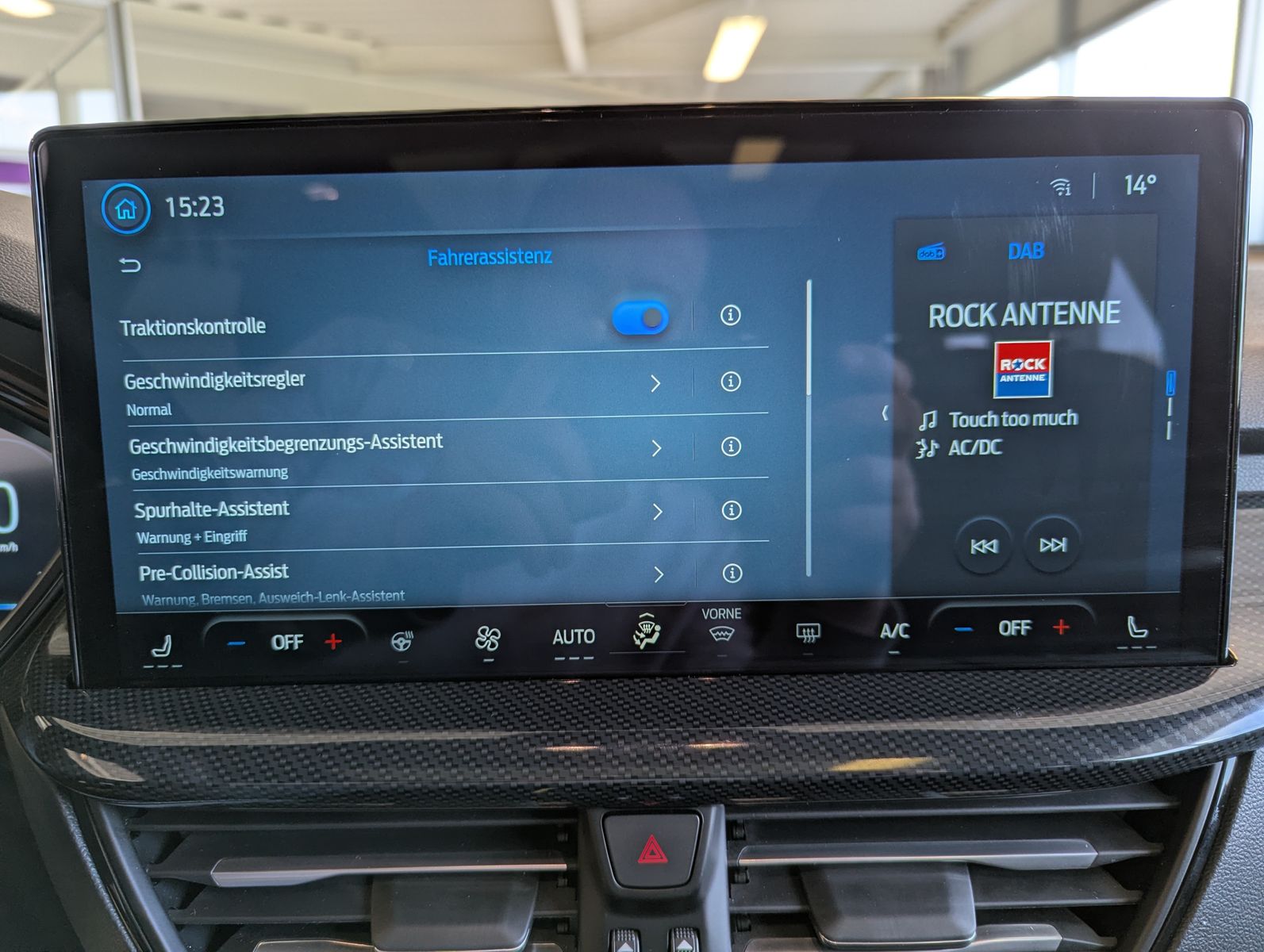 Fahrzeugabbildung Ford Focus 1.0 ST-Line X Styling Matrix B&amp;O Pano 18"