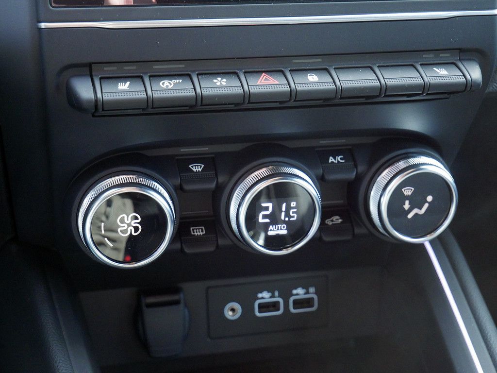 Fahrzeugabbildung Renault Clio Techno TCe 90