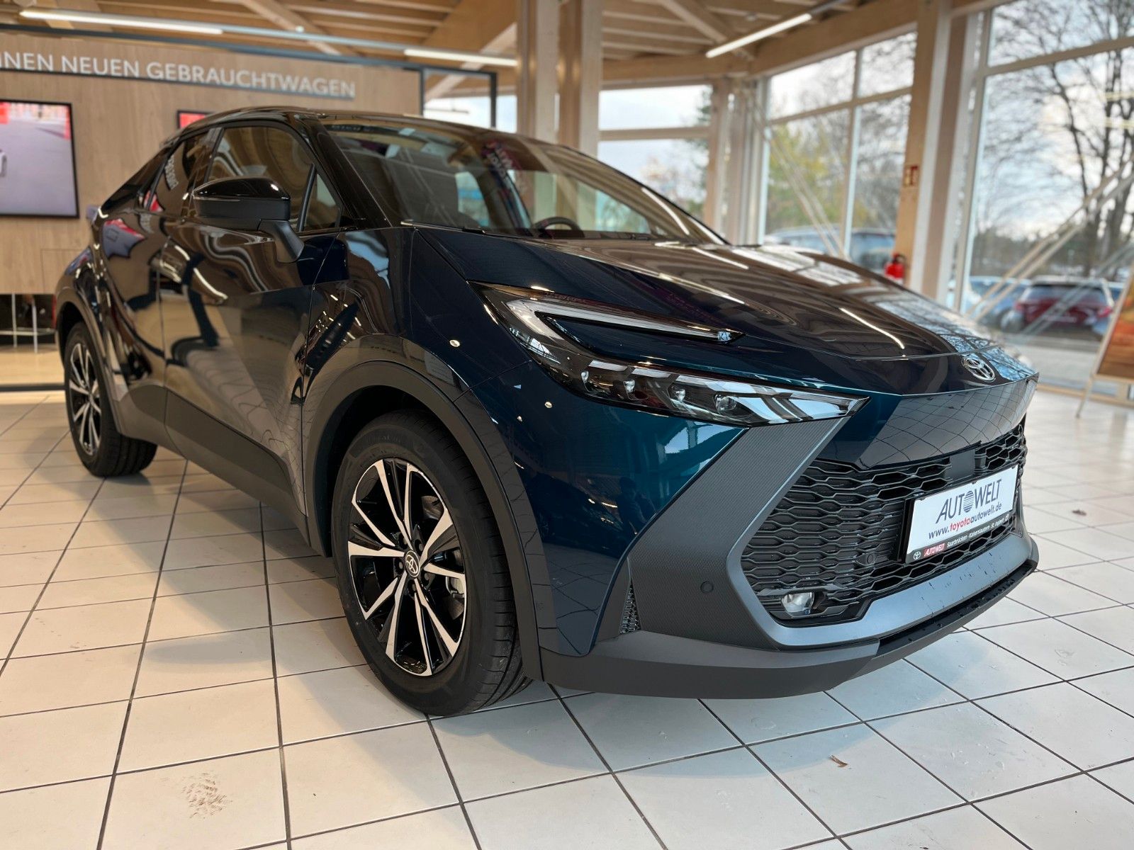 Fahrzeugabbildung Toyota C-HR Hybrid FWD Teamplayer / Technik-Paket