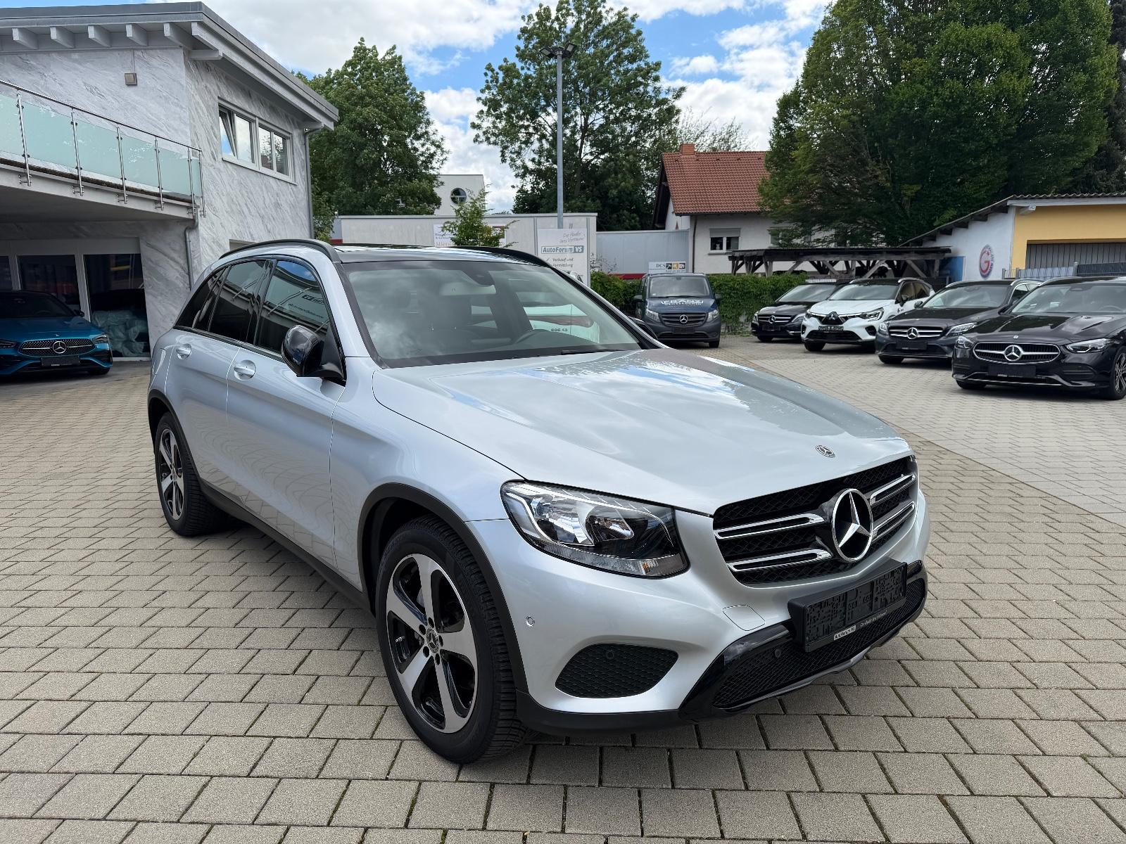 Mercedes-Benz GLC 250 4Matic*Night*Pano*AHK*Navi*Rcam