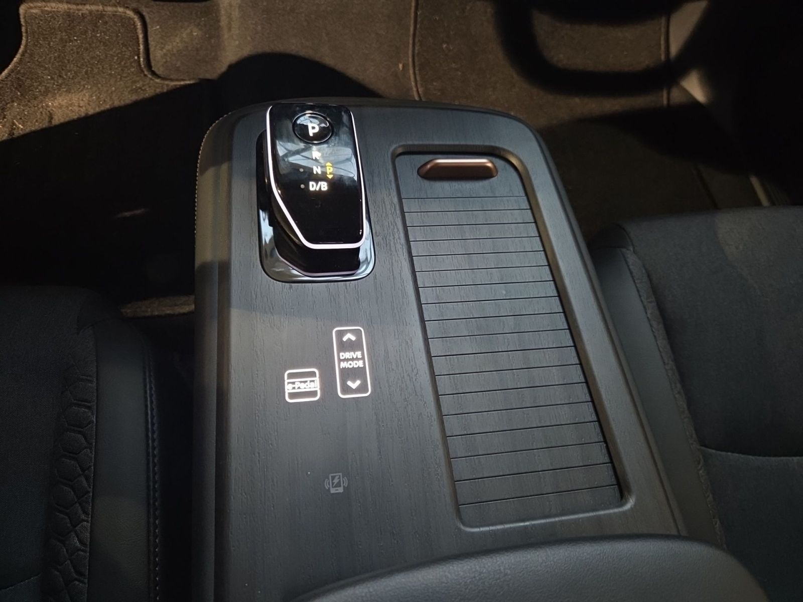 Fahrzeugabbildung Nissan Ariya Basis 63kWh *NAVI*KLIMA*SITZHZG*