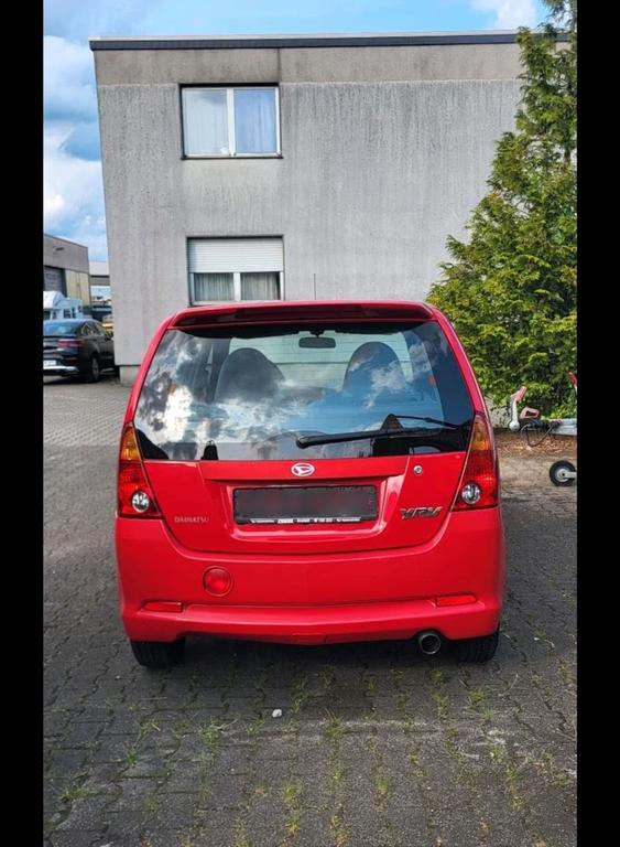 Daihatsu YRV