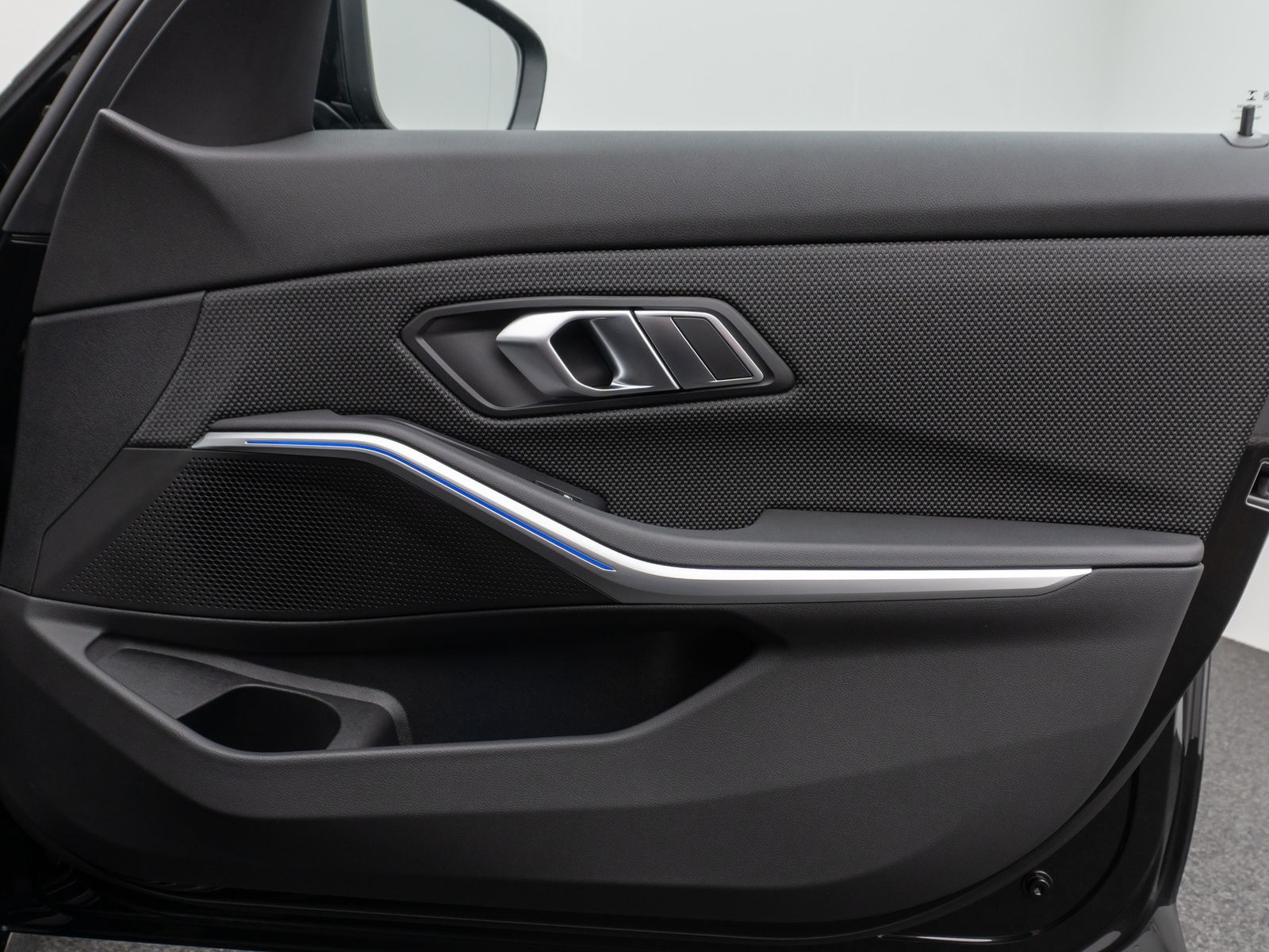 Fahrzeugabbildung BMW 320i CockPit+ DAB PDC LED Lordos Sitzhzg Komfort