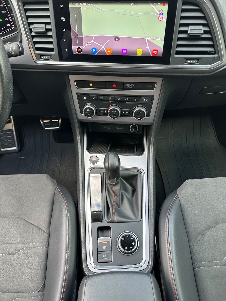 Fahrzeugabbildung SEAT Ateca FR 4Drive 2.0 TSI DSG NAV+LED+KAM+ACC