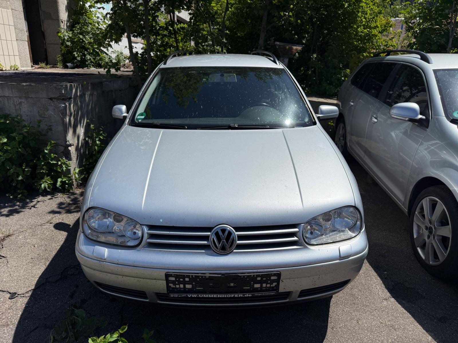 Volkswagen Golf 2005 — rear view