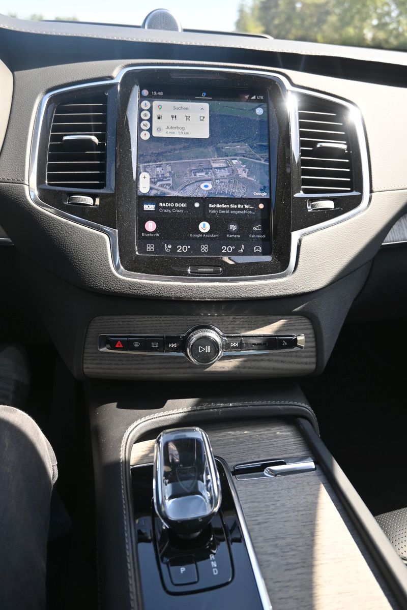 Fahrzeugabbildung Volvo XC90 B5 D AWD Ultimate Dark*STDHZG*360°*LUFT*AHK
