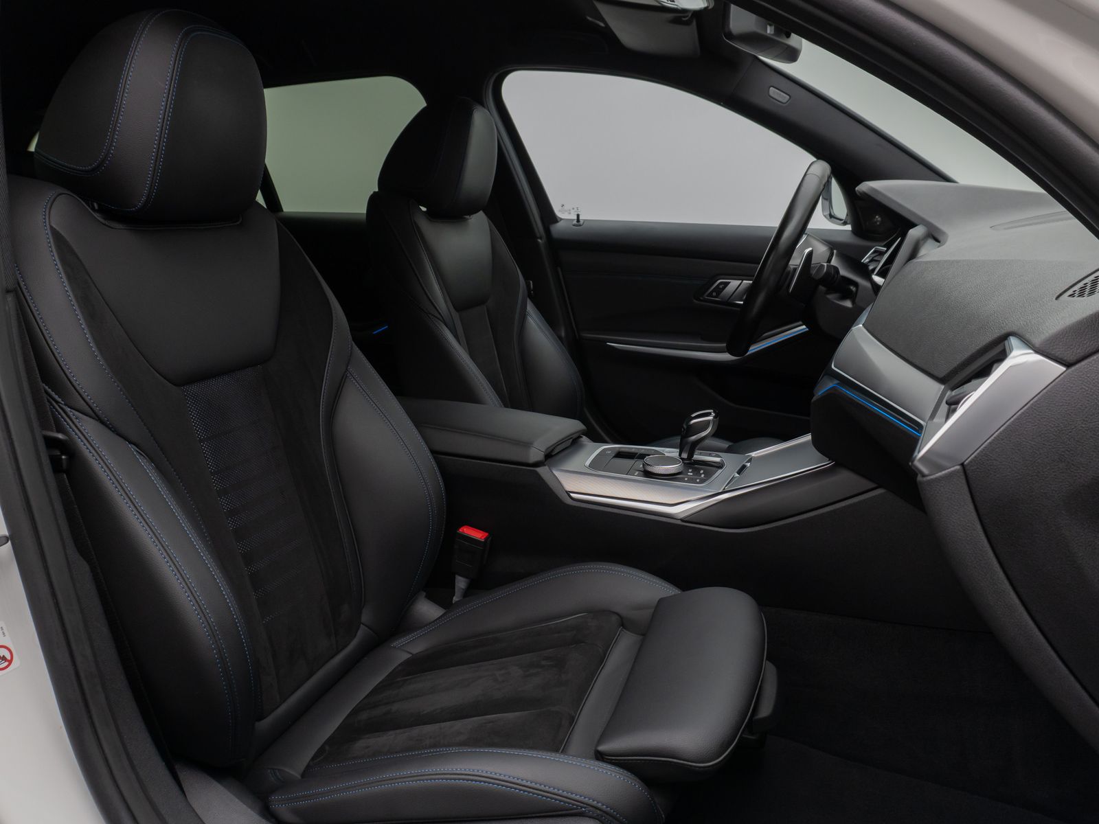 Fahrzeugabbildung BMW 330e M Sport Kamera DAB H/K Geschwind Parkassist