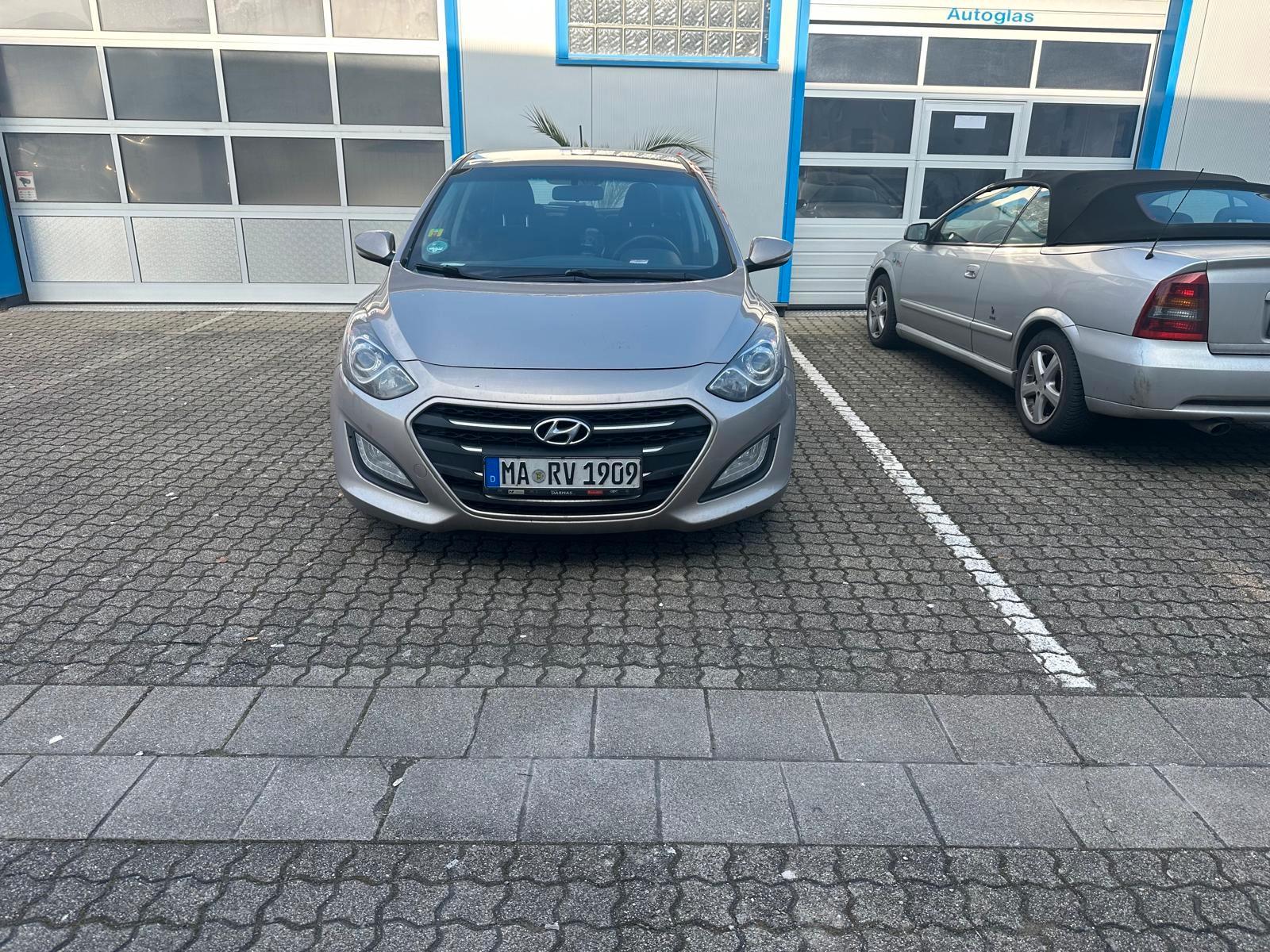 Hyundai i30 blue Trend