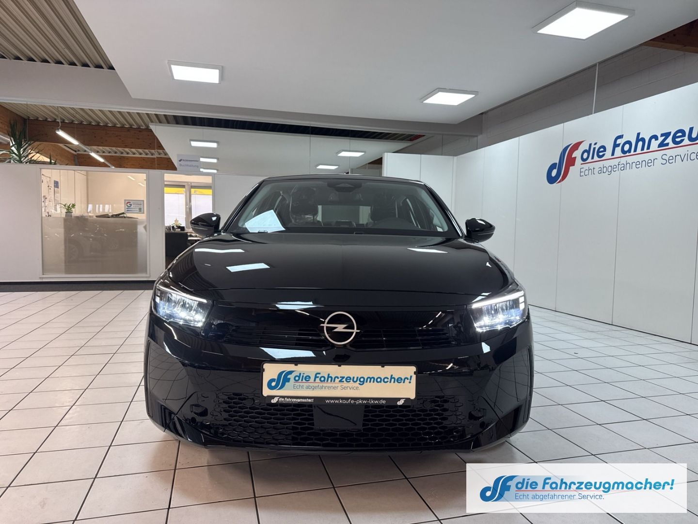 Fahrzeugabbildung Opel Corsa-e *Alu, Wärmepumpe, SHZ*Edition Apple CarP