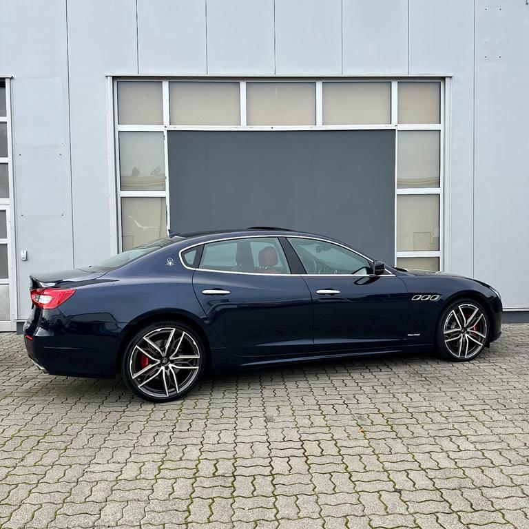 Maserati Quattroporte
