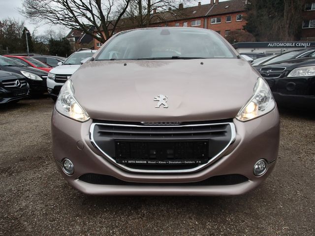 Peugeot 208 Allure/1.HAND/NAVI/TEILLEDER/KLIMAAUTOMATIK/