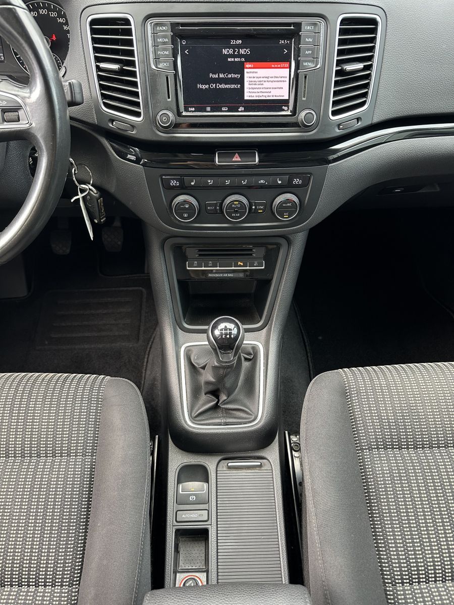 Fahrzeugabbildung SEAT Alhambra 2.0 TDI 4D Style NAV+XEN+AHK+ACC+PANO