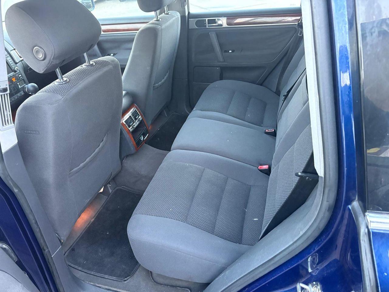 Volkswagen Touareg 2005 — photo 8