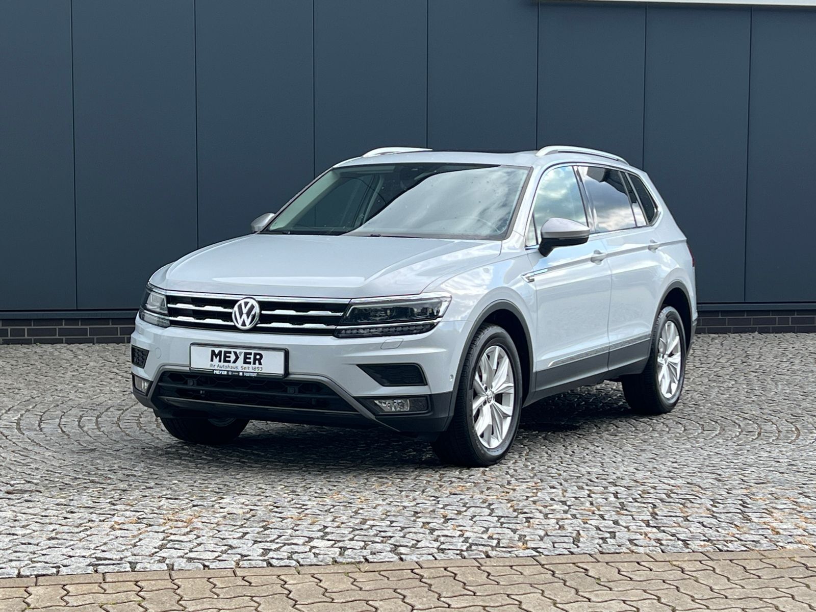 Fahrzeugabbildung Volkswagen Tiguan Allspace Highline 2.0 TDI DSG 4MOTION *AH