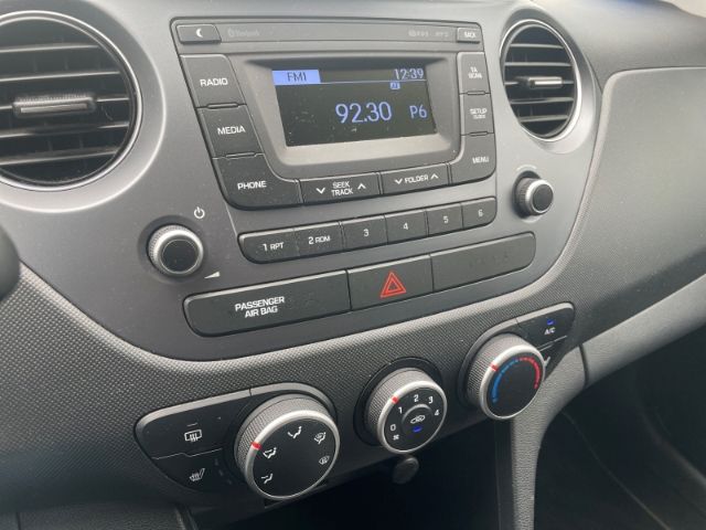 Fahrzeugabbildung Hyundai i10 1.2 YES! Klimaanlage, Sitzheizung