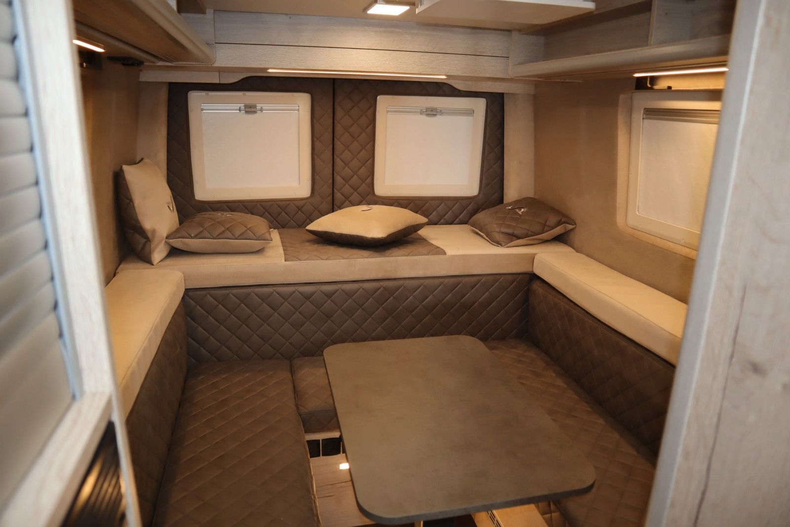 Fahrzeugabbildung MegaMobil LOUNGE 680 ACC+LED+SOFORT