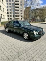 Mercedes-Benz Mercedes Benz E320 Benzin / km 152 000 / A... - Mercedes-Benz E 320 Gebrauchtwagen in Berlin