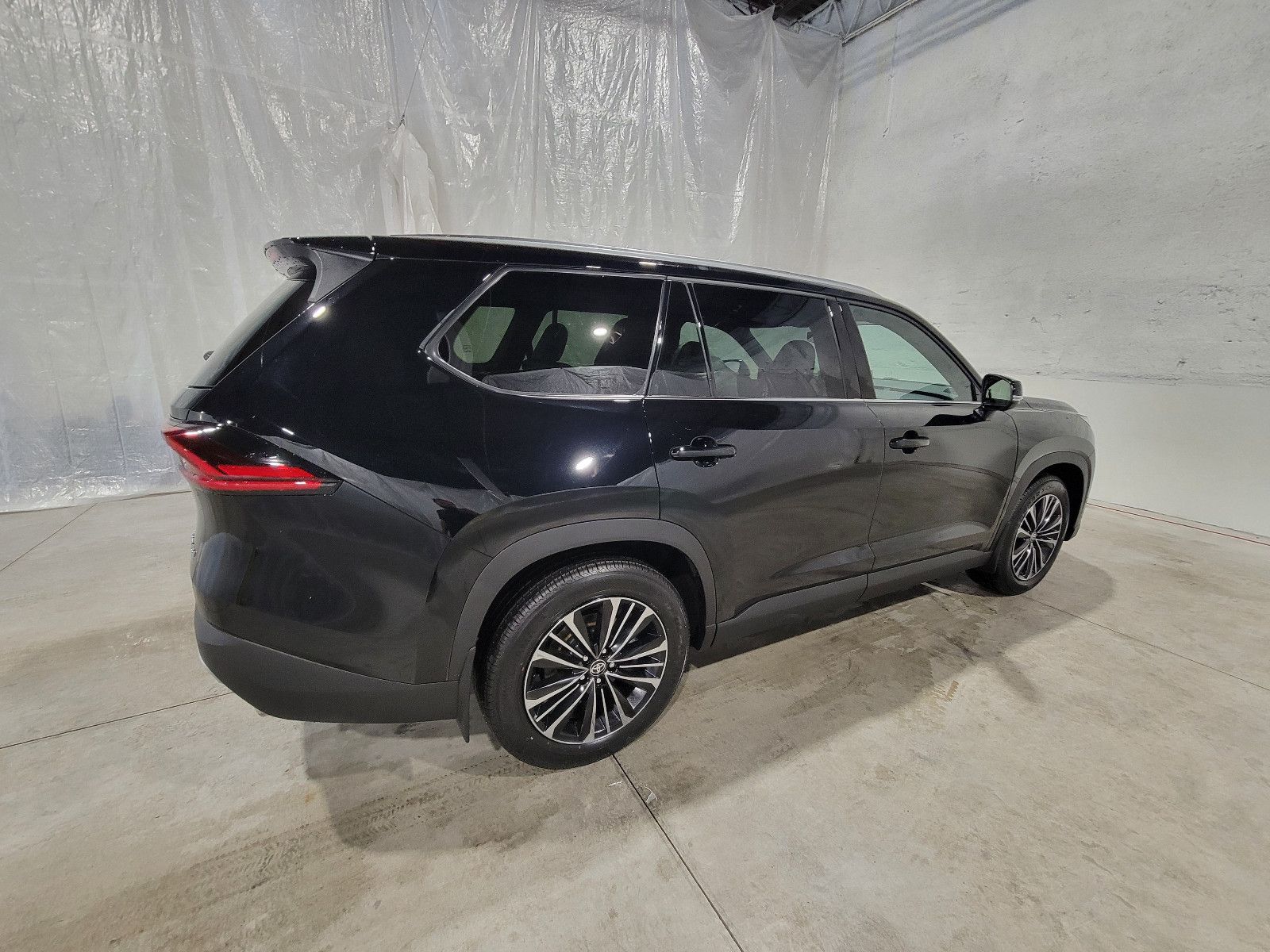 Fahrzeugabbildung Toyota GRAND Platinum Max T1: 68.000 EURO
