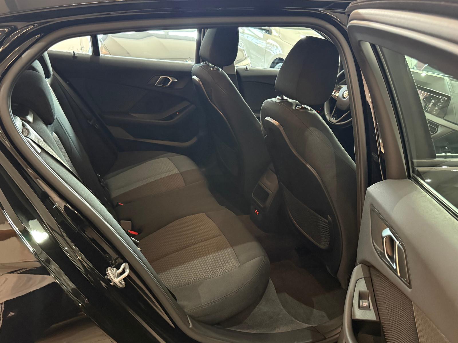 BMW 118 i Advantage *Navi*Led*Kamera*AppleCarp*Auto