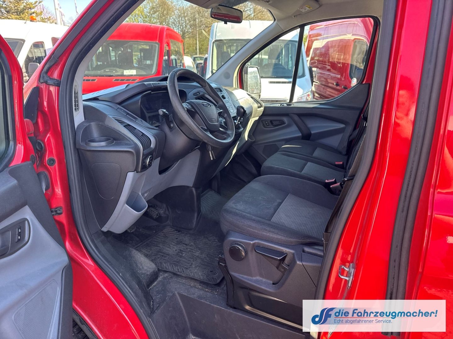 Fahrzeugabbildung Ford Transit Custom Kombi 300 L1 2.2 TDCi *1459